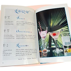livre cocktails, mixologie, bar vintage, recettes de boissons, art de vivre, décoration rétro, collection cuisine, idées cadeaux, design années 90, livre illustré