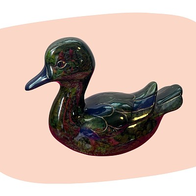 canard décoratif, résine irisée, objet vintage, déco colorée, effet nacré, décoration éclectique, style rétro, petit animal décoratif, pièce unique, collection originale, design lumineux, objet de curiosité, concept store, les filles les meufs, garrigues sainte Eulalie, uzes