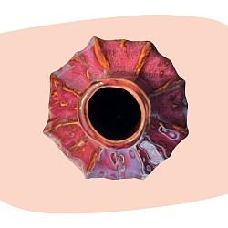 vase soliflore aubergine légume couleur forme barbotine vintage vase aubergine, céramique émaillée, style barbotine, violet brillant, reflets dorés, décoration pop, design vintage, humour et élégance, artisanat italien, objet original, pièce des années 70, décoration colorée, concept store, les filles les meufs, garrigues sainte Eulalie, uzes