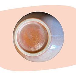 vase boule, céramique nacrée, rose poudré, finition brillante, décoration poétique, style bohème, douceur et féminité, design moderne, objet raffiné, vase rond, déco apaisante, charme vintage, concept store, les filles les meufs, garrigues sainte Eulalie, uzes cache pot rose clair pale nacré irisé pop store concept les filles les meufs lesfilleslesmeufs