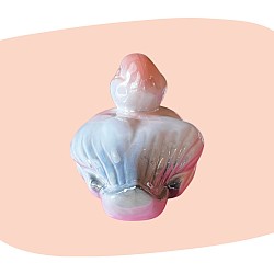 canard en céramique, céramique nacrée, reflets pastel, rose blanc jaune, décoration vintage, style années 60-70, figurine rétro, finition brillante, objet artisanal, déco poétique, animal décoratif, charme italien, concept store, les filles les meufs, garrigues sainte Eulalie, uzes