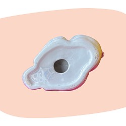 canard en céramique, céramique nacrée, reflets pastel, rose blanc jaune, décoration vintage, style années 60-70, figurine rétro, finition brillante, objet artisanal, déco poétique, animal décoratif, charme italien, concept store, les filles les meufs, garrigues sainte Eulalie, uzes