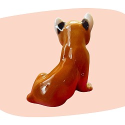 lionceau en céramique, figurine vintage, céramique émaillée, peinture à la main, tons miel et rose poudré, style années 60-70, décoration rétro, animal décoratif, objet artisanal, finition brillante, charme tendre, collection d’animaux vintage, concept store, les filles les meufs, garrigues sainte Eulalie, uzes