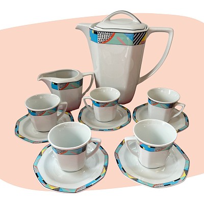 service à café, porcelaine fine, Winterling Bavaria, Allemagne, motif géométrique, design années 80, style Memphis, vaisselle vintage, ensemble complet, décoration rétro chic, couleurs vives, art de la table, collection pop, concept store, les filles les meufs, garrigues sainte Eulalie, uzes