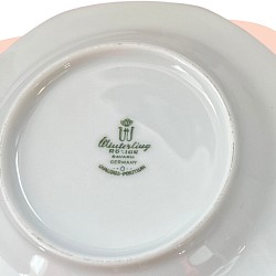 service à café, porcelaine fine, Winterling Bavaria, Allemagne, motif géométrique, design années 80, style Memphis, vaisselle vintage, ensemble complet, décoration rétro chic, couleurs vives, art de la table, collection pop, concept store, les filles les meufs, garrigues sainte Eulalie, uzes